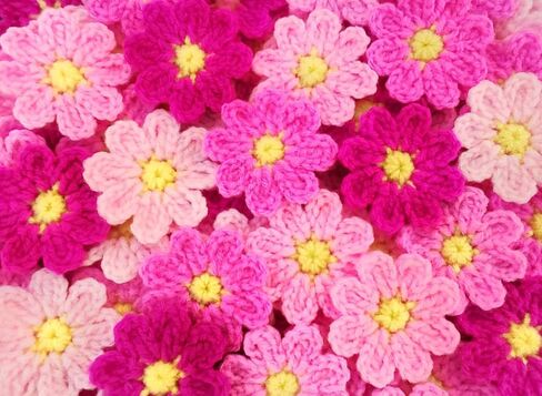 Handmade Crochet Daisy Flower Decoration Sewing Appliques Floral Petal Sew on Patches Ornament for DIY Craft Costume Bag Earrings or Hair Accessory (White) in Kuwait