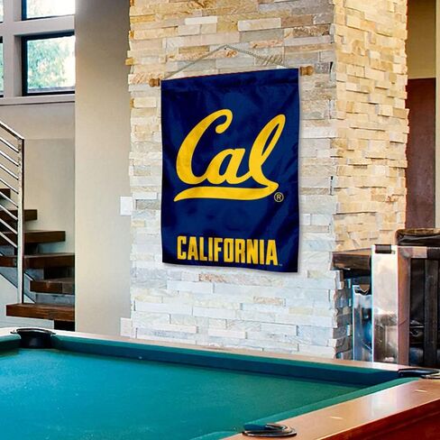 لافتة شعار Cal Berkeley Golden Bears Cal مع عمود معلق in Saudi Arabia