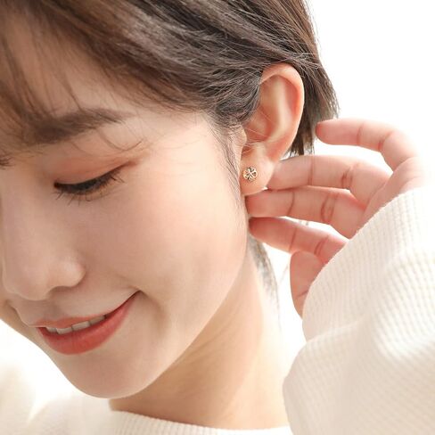 CHOW SANG SANG Delicate Gold 18K Rose Gold Blooming Pierced Flower Stud Earrings for Women and Girls 92796E in Saudi Arabia