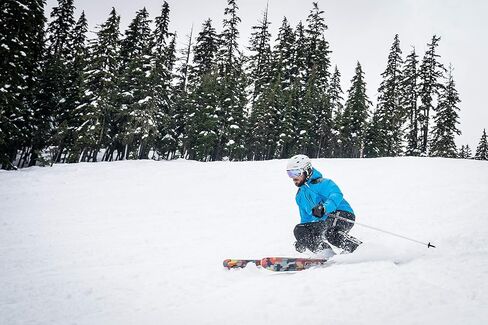 سترة رجالي مقاومة للماء مطبوع عليها Showers Pass in Kuwait
