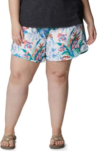 Columbia Women's Plus Size Bogata Bay Printed Stretch Shorts in Saudi Arabia