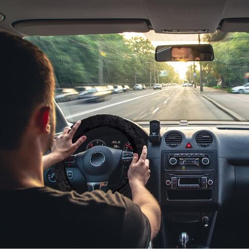 غطاء عجلة القيادة من جلد الغنم الأسود - زون تك قطيفة قابلة للتمدد على غطاء عجلة قيادة السيارة من جلد الغنم الصناعي، واقي عجلة السيارة باللون الأسود الكلاسيكي in Kuwait
