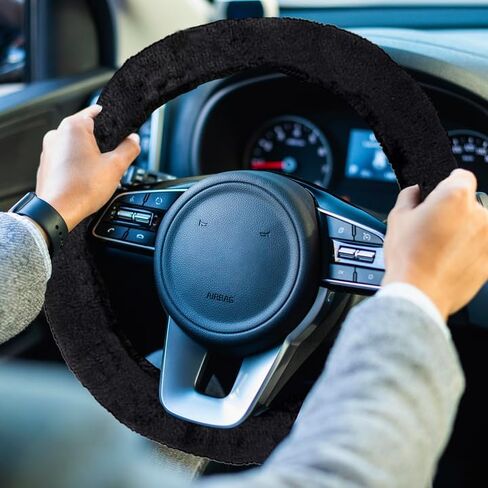 غطاء عجلة القيادة من جلد الغنم الأسود - زون تك قطيفة قابلة للتمدد على غطاء عجلة قيادة السيارة من جلد الغنم الصناعي، واقي عجلة السيارة باللون الأسود الكلاسيكي in Kuwait