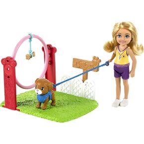 Barbie Chelsea Can Be Dog Trainer Playset with Blonde Chelsea Doll (6-in), Dog & Leash, Jumping Hoop, Obstacle Cones, Training Treats & More, Great Gift for Ages 3 Years Old & Up