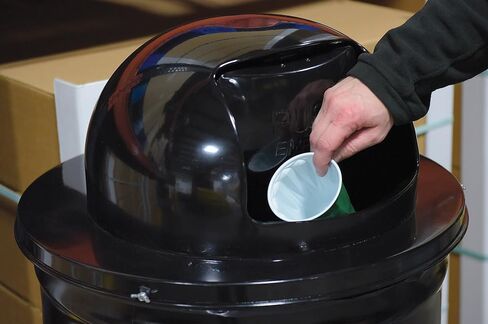 جهاز التخلص من النفايات Vestil Trash-TOP-BK لطبل سعة 55 جالون، فولاذ، ارتفاع 10-3/4 بوصة × عمق 24-1/2 بوصة، أسود in Saudi Arabia