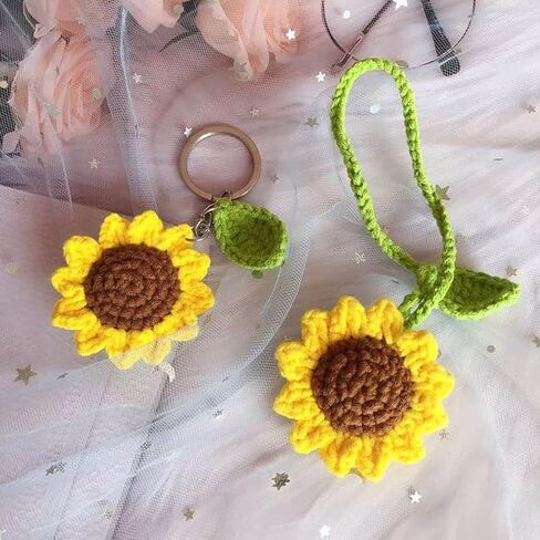 سلسلة مفاتيح عباد الشمس متماسكة للسيدات وزخرفة المحفظة، قلادة زخرفية in Kuwait