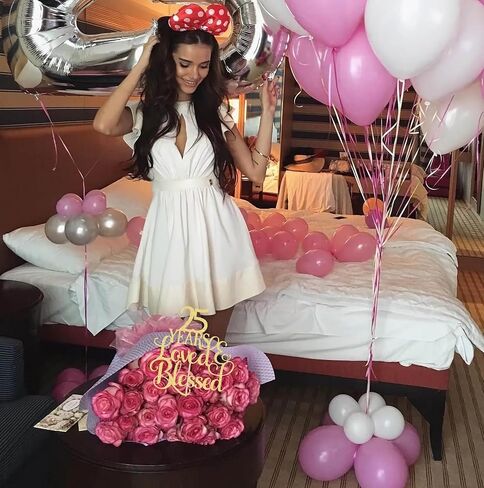 غلاف كعكة AHAORAY محبوب لمدة 25 عامًا - لوازم تزيين كعكة عيد الميلاد الخامس والعشرين اللامعة باللون الذهبي، مثالية لحفلات الزفاف أو الذكرى السنوية أو حفلات أعياد الميلاد، دعامات كشك الصور in Kuwait