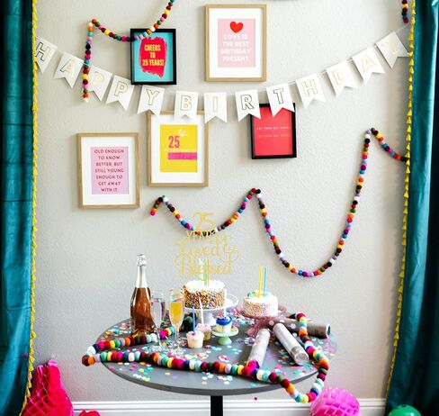 غلاف كعكة AHAORAY محبوب لمدة 25 عامًا - لوازم تزيين كعكة عيد الميلاد الخامس والعشرين اللامعة باللون الذهبي، مثالية لحفلات الزفاف أو الذكرى السنوية أو حفلات أعياد الميلاد، دعامات كشك الصور in Kuwait