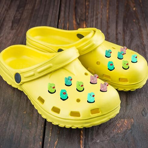 24 قطعة من أحذية البط الساحرة المتوهجة في الظلام، سحر الديكور من الراتنج على شكل بطة من أجل صنادل فقاعية ذاتية الصنع للأولاد والبنات للجنسين لحفلات أعياد الميلاد in Kuwait