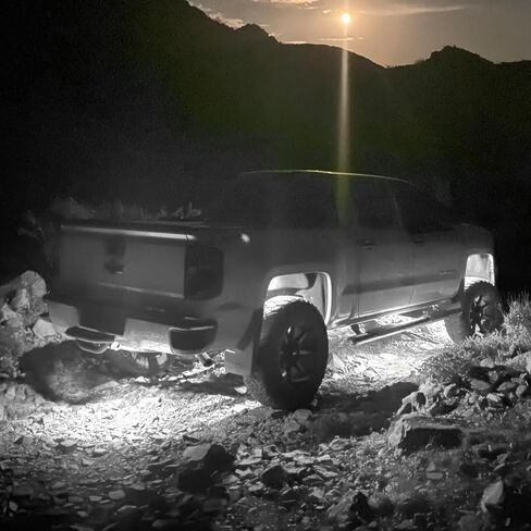 SUNPIE 8 Pods Aluminium Metal White Rock Lights 24 6000K Pure White Car UnderGlow Light with 4M Extension Wires, IP67 Waterproof for Trailer Trucks Sedans SUV ATV UTV Boats in Saudi Arabia
