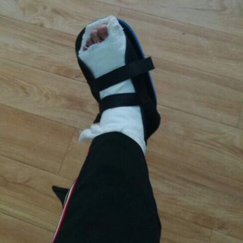 Post Op Shoe Broken Toe Open Walking Shoe Lightweight Surgical Foot Protection Cast Boot Adjustable Straps for Ankle Injures Support Bunion Hammertoe Post Surgery Brace Foot Fracture Orthopedic Shoe in Saudi Arabia