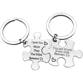 Vadaka Long Distance Relationship Gift Keychain Couple Keychain Set Going Away Gift Keychain for Boyfriend Girlfriend Brithday Anniversary Valentines Gift for Couples I Love You Keyring Gift