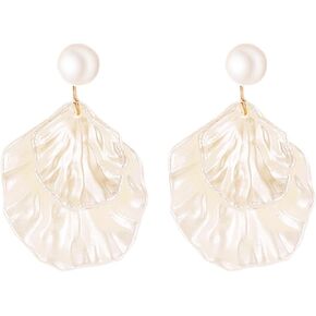 Pearl Seashell Flower Earrings Boho Acrylic Layered White Ocean Sea Shell Floral Simulated Pearls Lightweight Dangle Drop Earrings for Women Teen Girls Summer Beach Vacation Halloween Party Jewelry Gifts