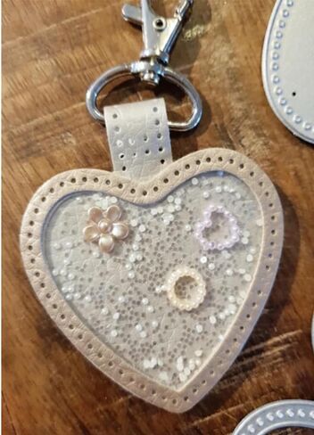 قطع معدنية على شكل سلسلة مفاتيح على شكل قلب، إطار سلسلة مفاتيح على شكل قلب قطع معدنية يموت قطع استنسل بطاقة ورقية حرفية قالب DIY قطع معدنية يموت الألبوم النقش ورقة يموت لصنع بطاقة سكرابوكينغ in Kuwait