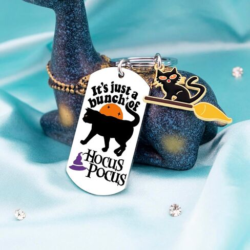 Hocus Pocus Keychain الساحرة هدايا الهالوين المخيفة للنساء والفتيات المراهقات عشاق السحر هدايا الهالوين للنساء الإناث أفضل الأصدقاء الهالوين الرعب القطة السوداء ملحقات الديكور in Kuwait