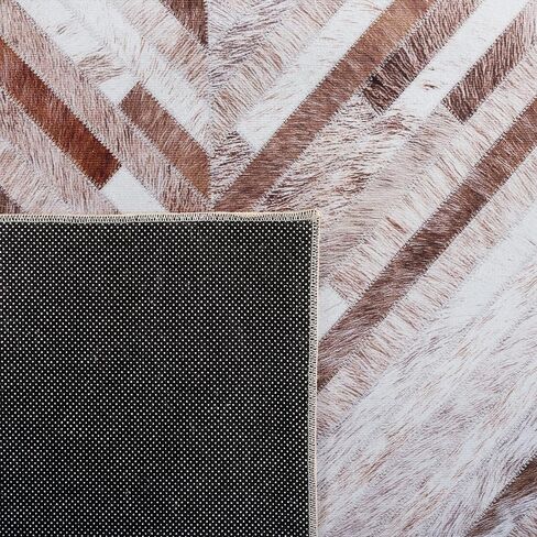 SAFAVIEH Faux Hide Collection Accent Rug - 3' x 5', Beige & Brown, Rustic Design, Non-Shedding & Easy Care, Machine Washable Ideal for High Traffic Areas in Entryway, Living Room, Bedroom (FAH526A) in Saudi Arabia