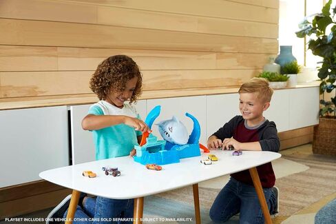 Hot Wheels Toy Car Track Set, Robo Shark Frenzy Playset & Color Shifters Car in 1:64 Scale, Vehicle Changes Colors in Very Warm & Icy Cold Water in Saudi Arabia