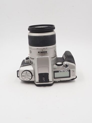 كاميرا الطالب MINOLTA MAXXUM 5 35MM SLR 28-80 F 3.5 5.6 D Lens (متجددة) in Saudi Arabia