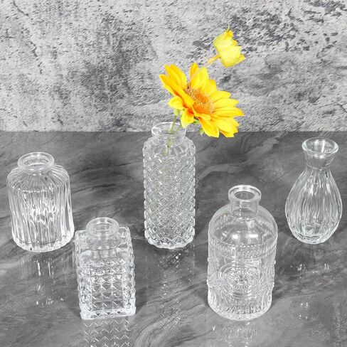مزهريات زجاجية صغيرة مزخرفة، مجموعة 10 قطع من مزهريات الزهور السائبة، مزهرية مخددة ومضلعة للقطع المركزية، عباد الشمس، الورد، مزهريات زجاجات صغيرة لنباتات البراعم، مزهريات لطيفة وفريدة من نوعها، ديكور الزفاف in Kuwait
