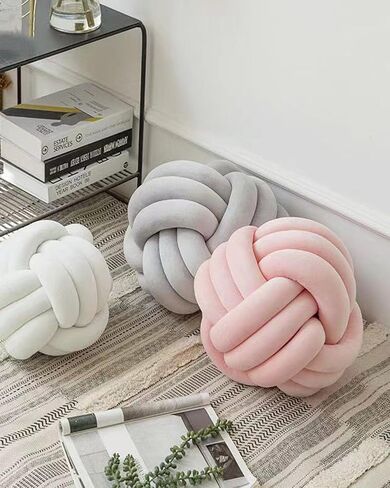 Velvet Chunky Yarn Bulky Giant Arm Knitting Yarn, Super Soft Tubular Weight Jumbo Yarn,DIY Crochet Hand Knitting Thick Yarn for Blanket,Pet Bed, Rugs Pillow,Handbag(0.55lb-Black) in Saudi Arabia