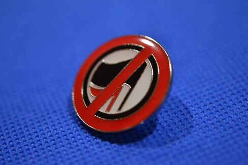 Anti-Antifa Pin, Anti Che Guevara, Anti-Communist, Against Communism. in Saudi Arabia