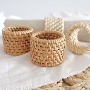Woven Rattan Napkin Rings Set of 4, Handmade Natural Wicker Napkin Rings, Farmhouse Chic Mother's Day Napkins Holder for Party Banquet Dinner Spring Dining Table Decoration Kitchen Assesssories