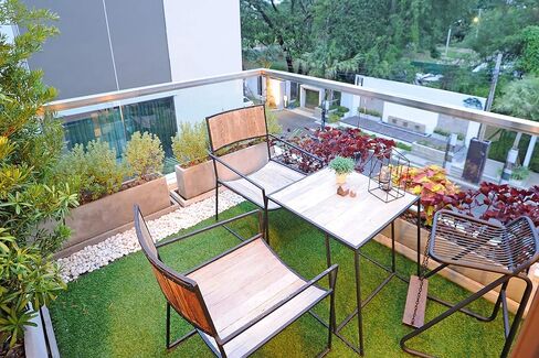 Garland Rug Turf Indoor/Outdoor Area Ru Artificial Grass Rug, 4-Feet by 6-Feet, Green in Saudi Arabia
