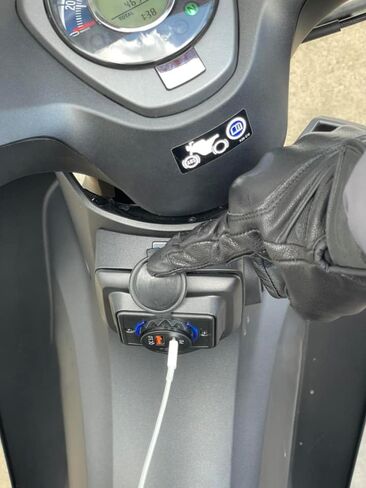 مناسب لشاحن هاتف USB أسود مقاوم للماء للدراجات النارية Super Cub 125 C125 2019-2024، شحن سريع 12 فولت 3.0 Type-c PD طقم منفذ USB مزدوج محول شاحن USB in Kuwait