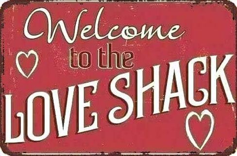 مرحبًا بك في The Love Shack Crafts for Bar Garage Cafe Home لافتة معدنية من القصدير مقاس 8 × 12 بوصة in Kuwait