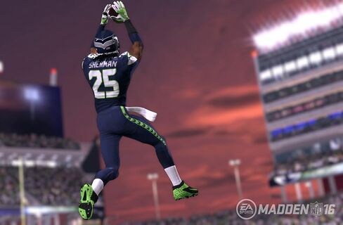 Madden NFL 16 - PlayStation 4 (Renewed) in Saudi Arabia