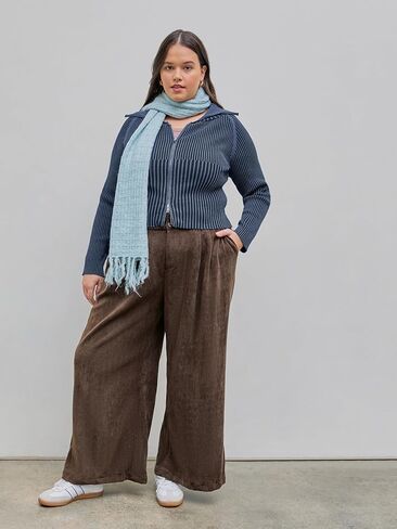 CIDER سروال قصير عالي الخصر مطوي وواسع الساق منحنى & زائد in Kuwait