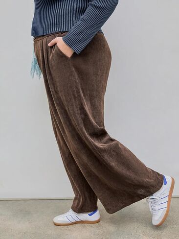 CIDER سروال قصير عالي الخصر مطوي وواسع الساق منحنى & زائد in Kuwait