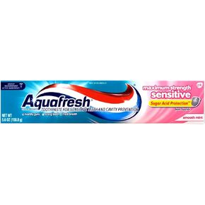 معجون أسنان أكوافريش ذو القوة القصوى الحساسة + تبييض لطيف، نعناع ناعم 5.6 أونصة (عبوة من 12 قطعة) in Kuwait