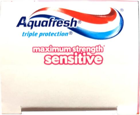 Aquafresh Maximum Strength Sensitive + Gentle Whitening Toothpaste, Smooth Mint 5.6 oz (Pack of 12) in Kuwait