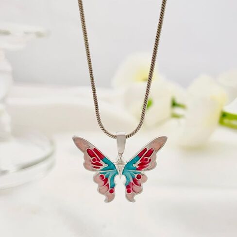 Butterfly Pendant Necklaces Chain Necklace Girls Cute Jewelry Fashion Party Gift for Woman and Girl in Saudi Arabia