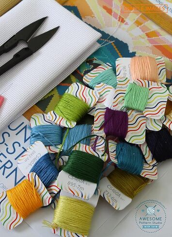 مجموعة سبايدرمان K388-0 ذات غرز متقاطعة. خيوط وإبر و2 قماش وخيط ومقص و4 أنماط ألوان مطبوعة. طقم أنماط التطريز in Kuwait