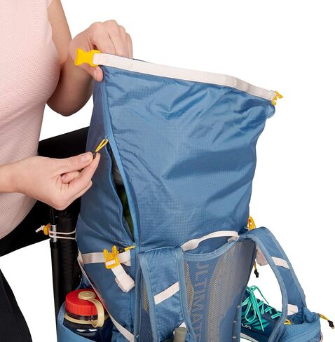حقيبة Fastpackher النسائية من Ultimate Direction بسعة 30 لتر للجري والممرات والمشي لمسافات طويلة وركوب الدراجات وركوب الدراجات الجبلية والمزيد in Kuwait