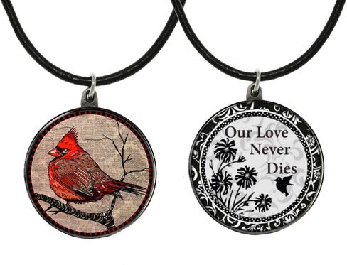 قلادة لولا بيلا جيفتس آند سبيريت لالا حمراء ذات ريشية سول مع خلفية الحب لا يموت ولا يموت ولا يموت ولا قصيدة، صندوق هدايا هدية التعاطف الحزن in Kuwait