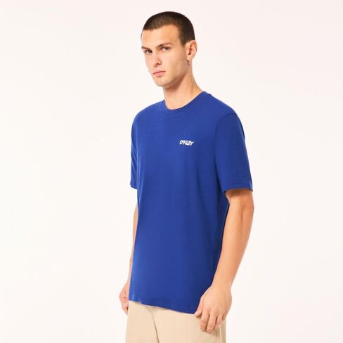Oakley Men's T-Shirt in Saudi Arabia