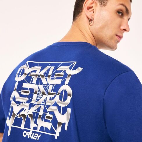 Oakley Men's T-Shirt in Saudi Arabia