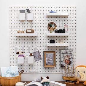 مجموعة Pegboard Combination Kit مكونة من 9 عبوات بيضاء لتنظيم الحائط، مجموعات Pegboard مثبتة على الحائط للمطبخ وغرفة النوم والمكتب والحمام، 8 قطع Pegboard بيضاء و28 ملحقًا، 33 بوصة × 33 بوصة