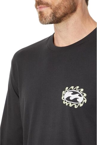 تي شيرت Billabong الرجالي الكلاسيكي ذو الأكمام الطويلة والشعار الجرافيكي in Kuwait