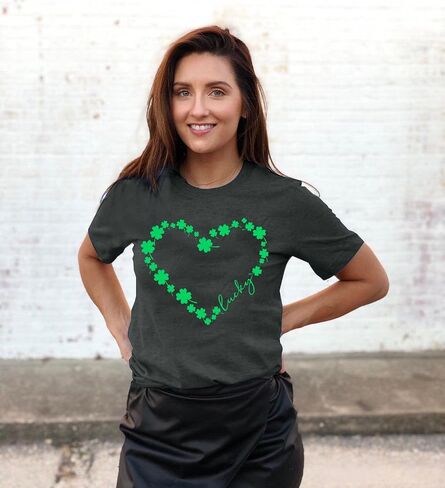 St. Patrick's Day Shirt Women Four-Leaf Clover Tee Shirt Vintage Saint Patrick Day Gift T-Shirt in Saudi Arabia