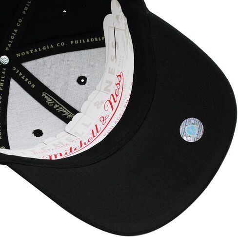 قبعة Mitchell & Ness Inter Miami CF MLS منخفضة المظهر منحنية مسبقًا - أسود/وردي فاتح in Saudi Arabia
