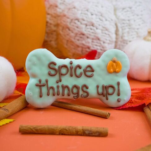 صندوق كوكي من Wufers Spice Things Up Dog | مكافآت للكلاب مزينة يدويًا | صندوق هدايا للكلاب مصنوع من مكونات طبيعية من مصادر محلية in Kuwait