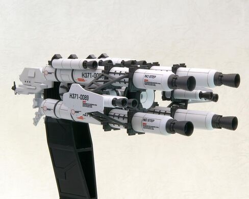 Kotobukiya Armored Core: Lineark White-Glint & V.O.B. Set Plastic Model Kit in Saudi Arabia