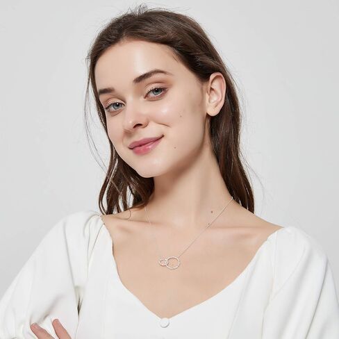 هدايا للجدة من الحفيدة - مجوهرات قلادة من الفضة الإسترليني متشابكة مزدوجة الدائرة - عيد ميلاد الجدة مع بطاقة رسالة وصندوق هدايا in Kuwait