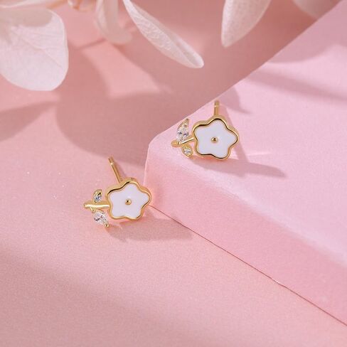 Reffeer Solid 925 Sterling Silver Cute Flower Studs Earrings for Women Teens Tiny Daisy Earrings Studs in Saudi Arabia