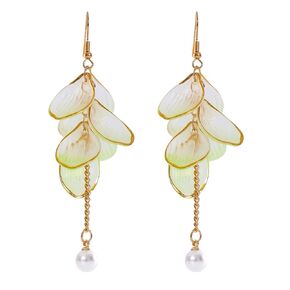 Handmade White Flower Petal Earrings for Women Girls Bohemian Flower Tiered Flower Pearl Tassels Earrings Statement Floral Tassel Earrings Wedding Jewelry Gifts (Purple)