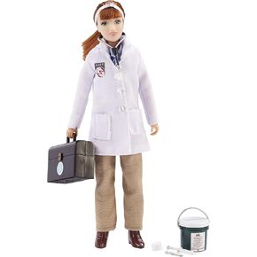Breyer Traditonal Veterinarian with Vet Kit - 8" Toy Figure